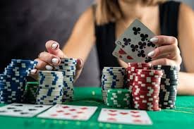 Antarmuka Speed Roulette 77betsport menampilkan roda dealer langsung, papan taruhan, dan statistik ronde terbaru di layar seluler